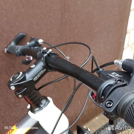 Велосипед 27.5 новый алюминиевая рама