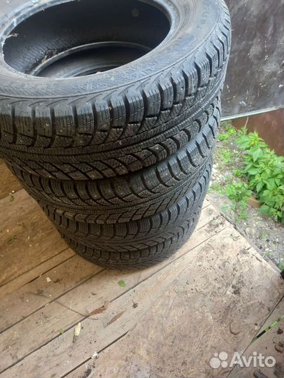 Gislaved Nord Frost 5 215/65 R16