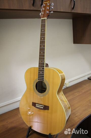 Продам акустическую гитару Samick LJ-20GA