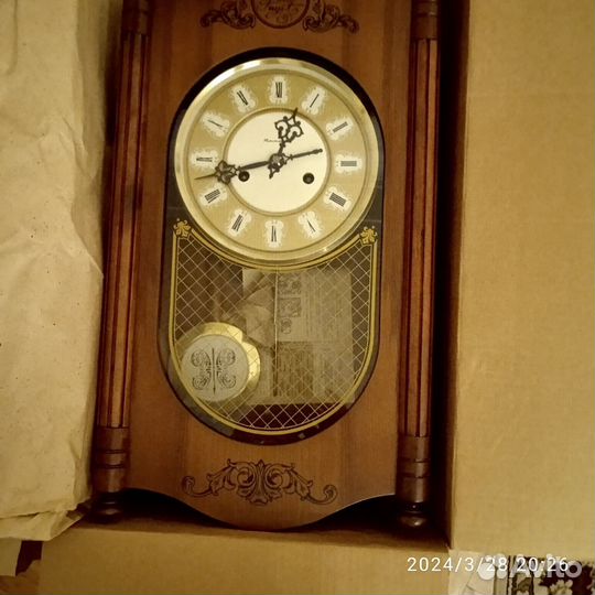 Антикварные настенные часы