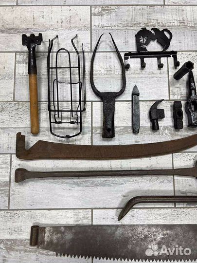 Старинный инструмент