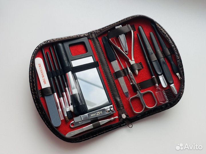 Набор маникюрный 18 предметов mertz