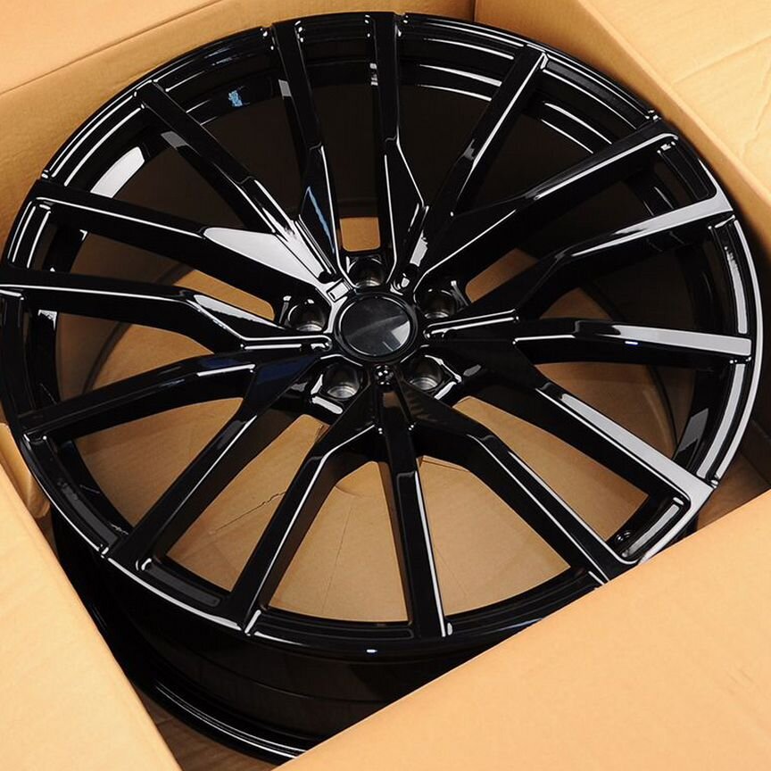 Диски на BMW X5 (G), BMW X6 (G), BMW X7 (G) KoKo Kuture 0212 10x22/5x112 D66.6 ET33 Gloss Black лито