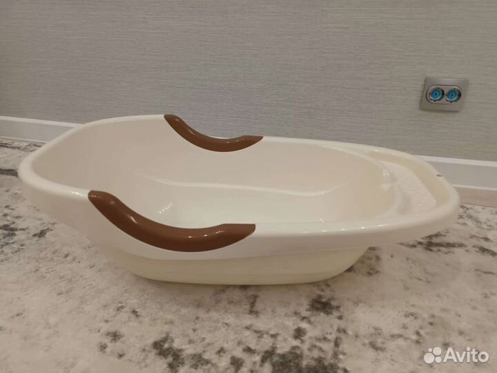 Ванночка для купания и горка детская