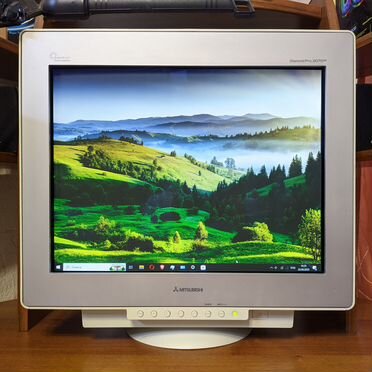 ЭЛТ монитор Mitsubishi Diamond Pro 2070 SB