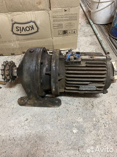 Двигатель редуктор