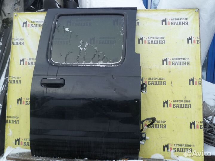 Nissan NP300 Дверь задняя правая 2008