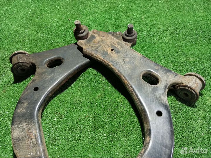 Передние Рычаги Форд Фюжен 1