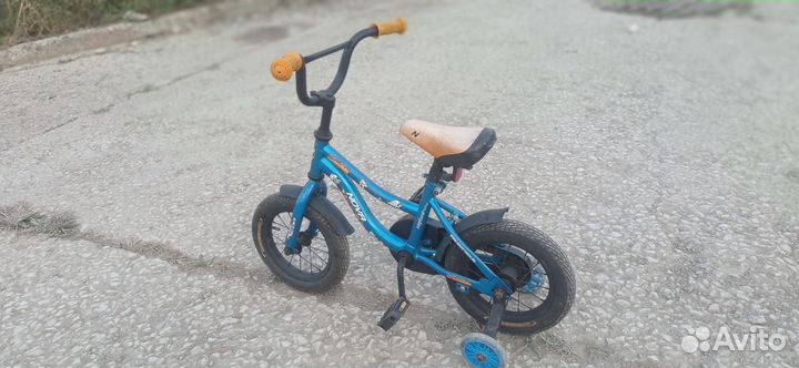 Детский велосипед с доп. колёсиками Novatrack