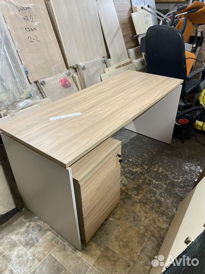 Компьютерный письменый стол