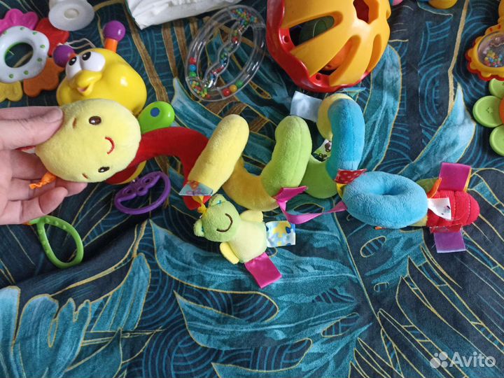 Игрушки для малышей пакетом