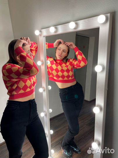 Гримерное зеркало с лампочками