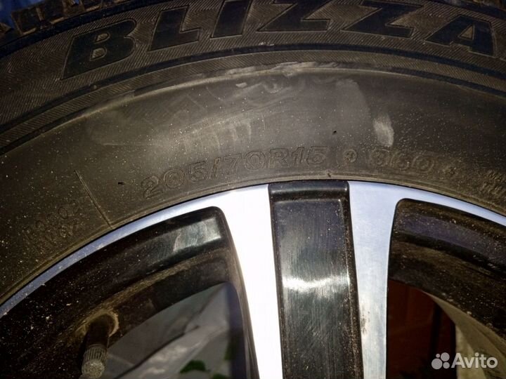 Bridgestone Blizzak Revo GZ 205/75 R15