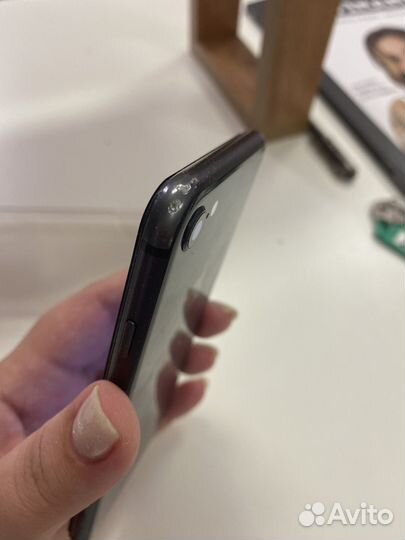 iPhone 8, 64 ГБ
