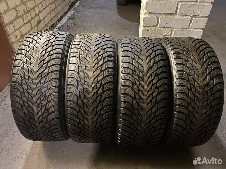 Nokian Tyres Hakkapeliitta R3 SUV 275/45 R21 110T