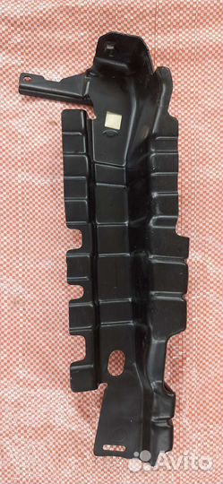 Кронштейн крыла Ford Focus 3 передний правый