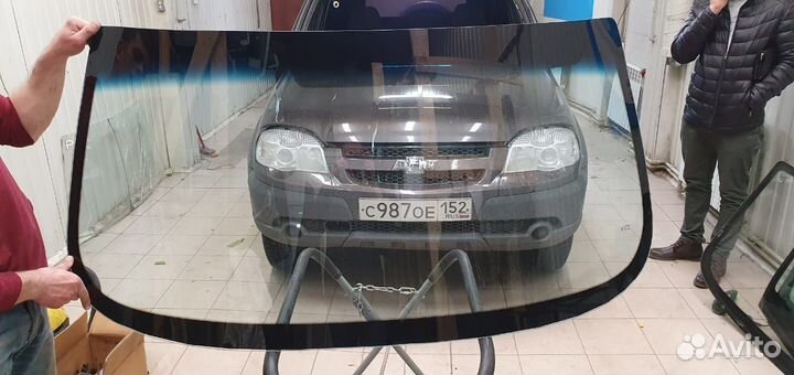 Лобовое стекло Шевроле Нива