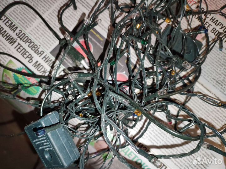 Домик декоративный и гирлянда