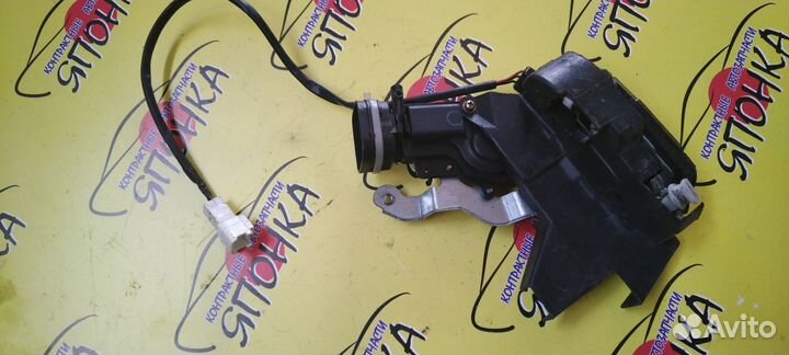 Замок двери toyota spacio AE111 AE115 F R