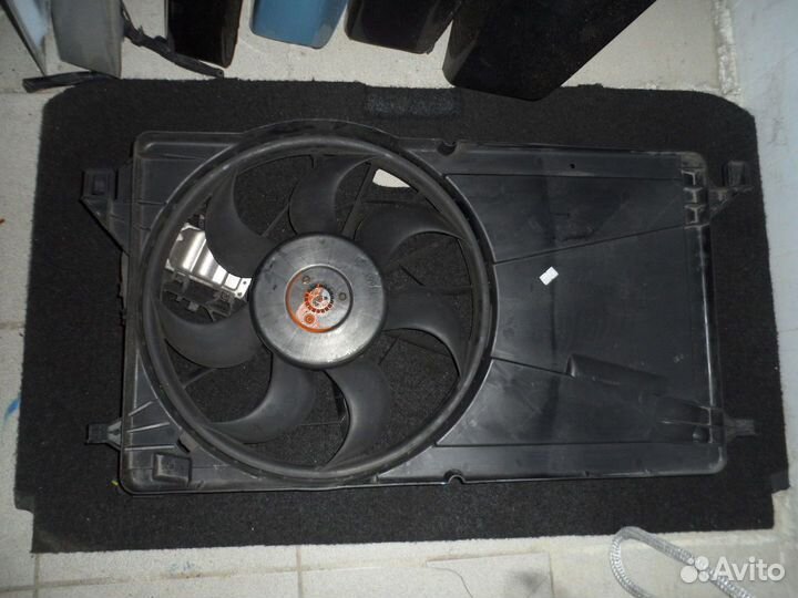 Вентилятор радиатора Ford Focus 2 1.8 бензин