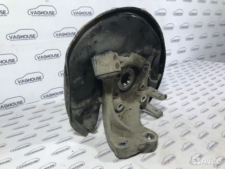 Кулак поворотный задний правый Audi A6 C6 3.2 BYU