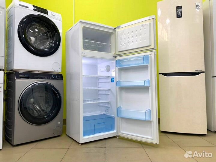 Холодильник маленький узкий бу Beko. На гарантии