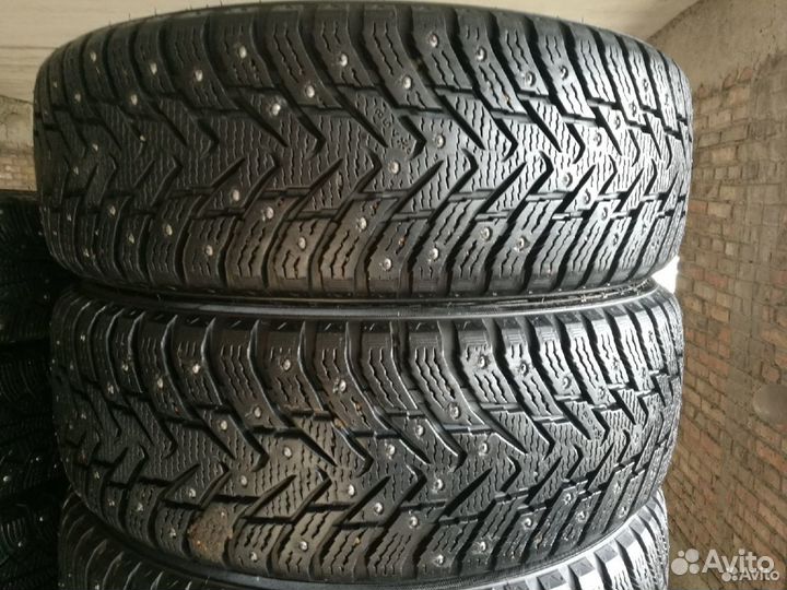 Nokian Tyres Hakkapeliitta 8 SUV 215/65 R17