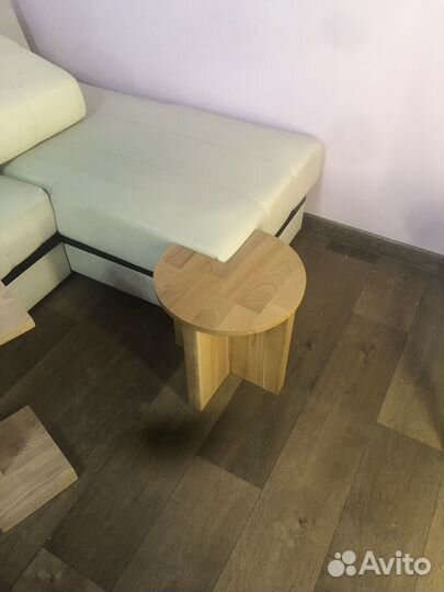 Стол прикроватный