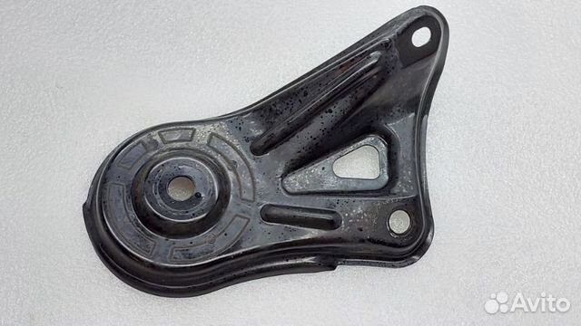 Кронштейн балки задний правый Toyota Camry XV55