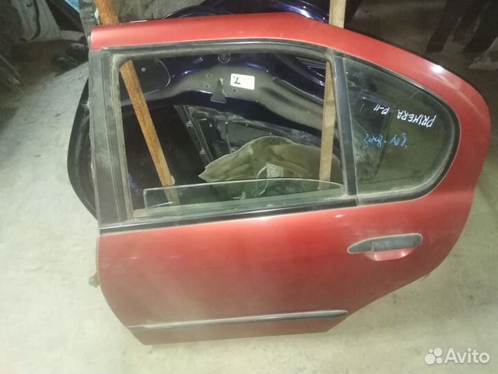Дверь задняя левая Nissan Primera P11