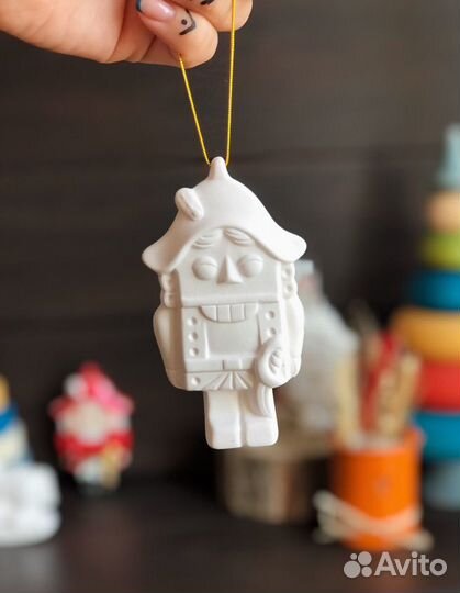 Щелкунчик фарфоровый для росписи, 10 см