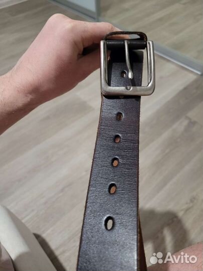 Мужской кожаный ремень коричневый