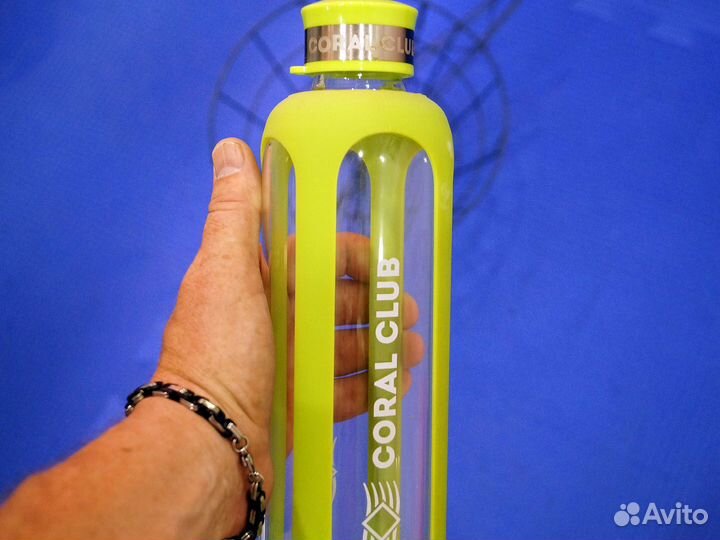 Стеклянная бутылка 