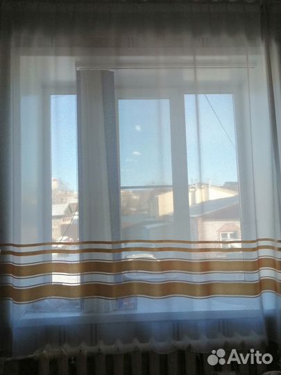 Тюль и карниз