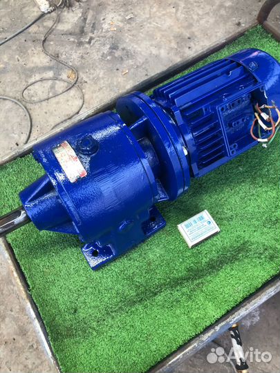 Электродвигатель с редуктором 380