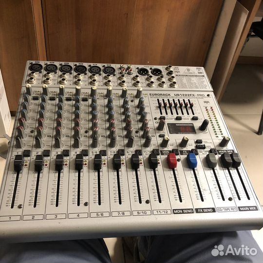 Микшерный пульт Behringer UB-1222FX-PRO
