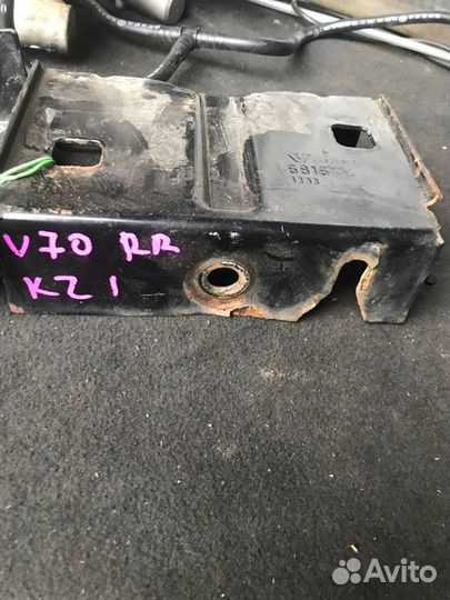 Кронштейн заднего бампера прав. зад. Volvo V70
