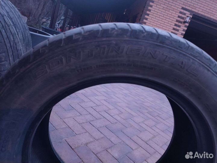 Continental CrossContact UHP E 235/60 R18 103V
