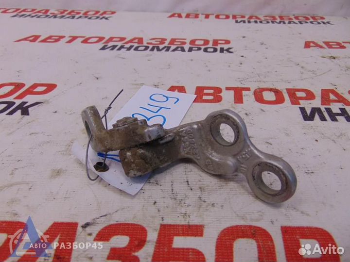 Петля двери передней правой нижняя Ford Focus 1 1998-2004