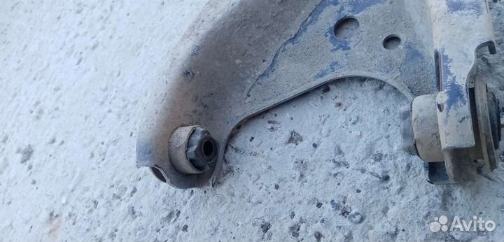 Передний рычаг Renault Logan Stepway