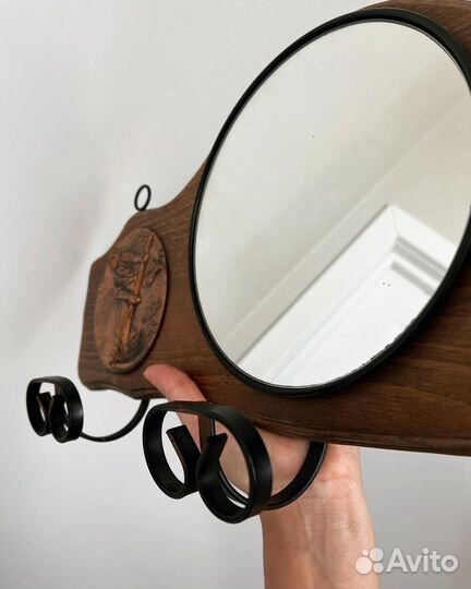 Настенная вешалка зеркало