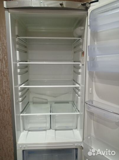 Холодильник indesit