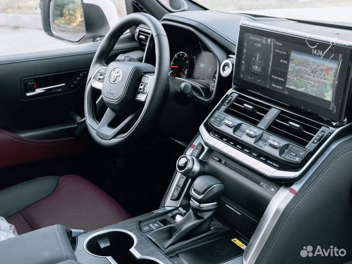 Toyota Land Cruiser 3.3 AT, 2022, 20 км