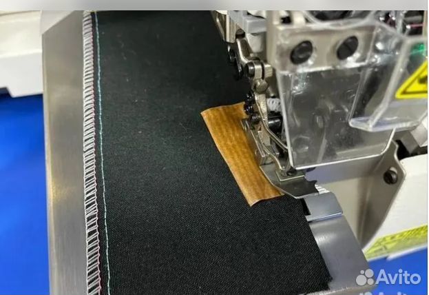 Оверлок 5-ти нитка со столом Jack E3-5-M2-35