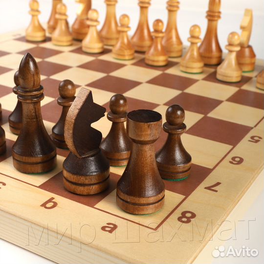 Шахматные фигуры лакированные большие 10,5 см