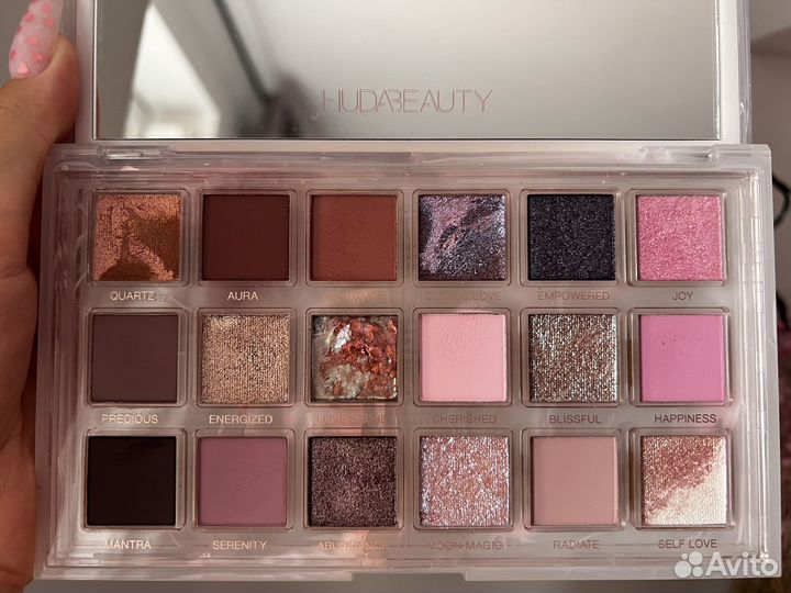 Палетка теней Huda Beauty Rose Quartz