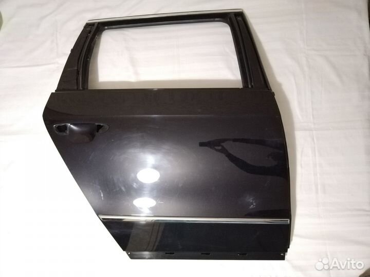 Дверь задняя правая Пассат Б6 универсал