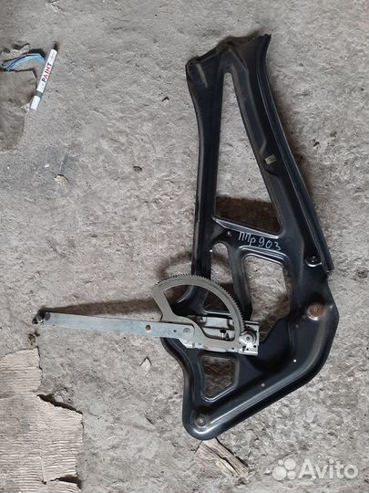 Стеклоподъемник правый Мерседес Спринтер 903