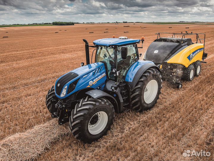 На разборке Нью Холанд New Holland тракторы