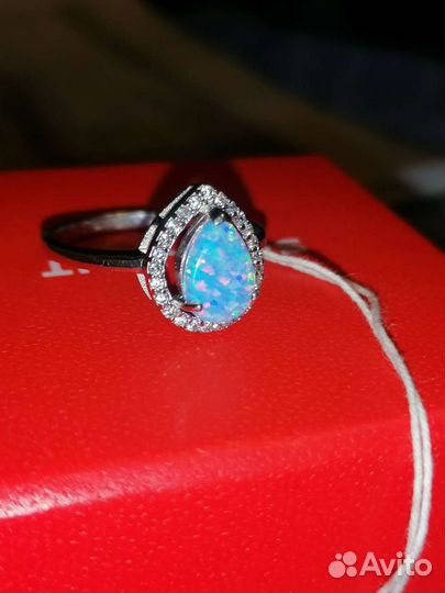 Серебряное кольцо с опалом